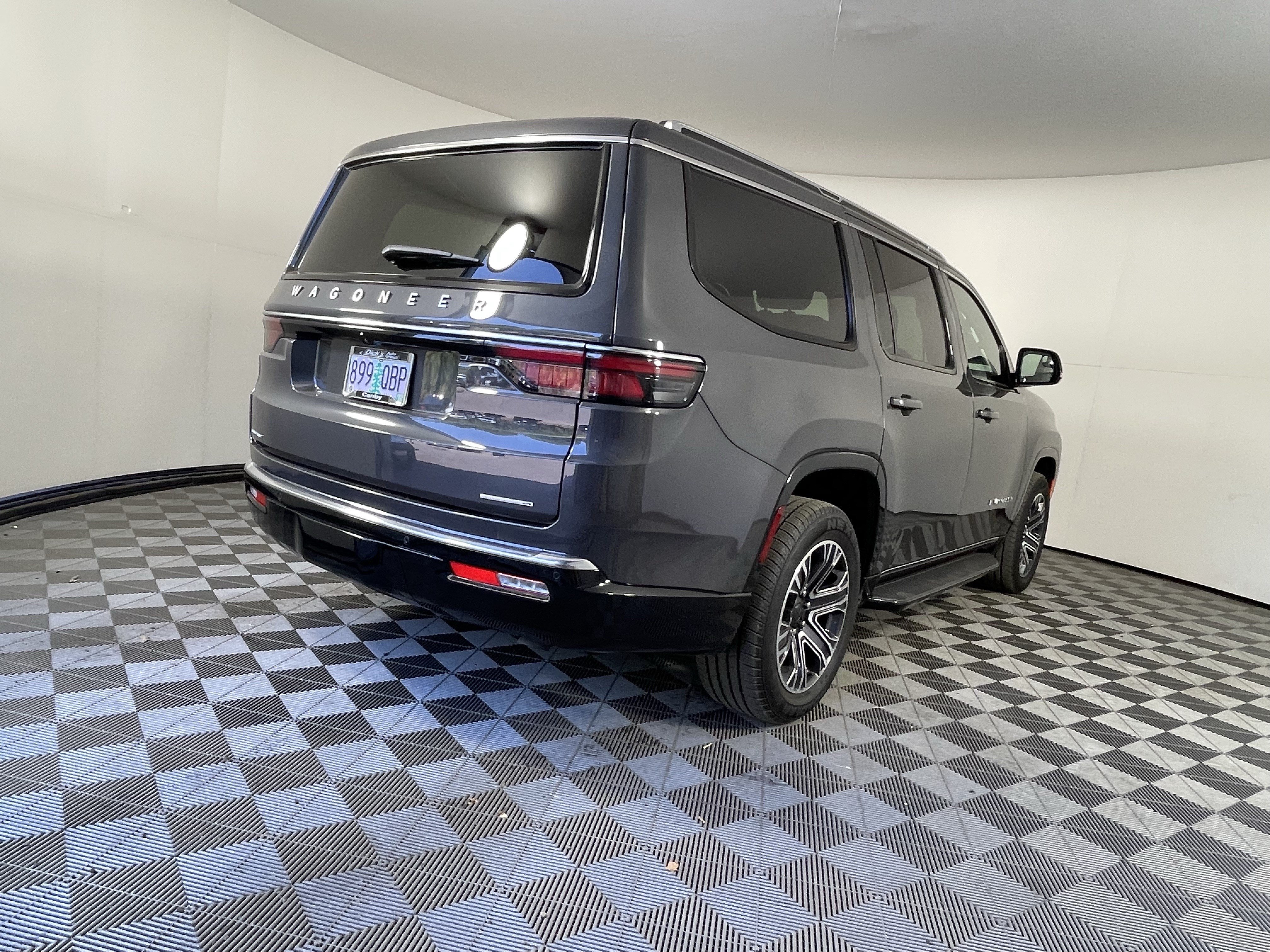 Used 2022 Jeep Wagoneer Series III w/ Flexible Seating Group AWD/4WD image 5
