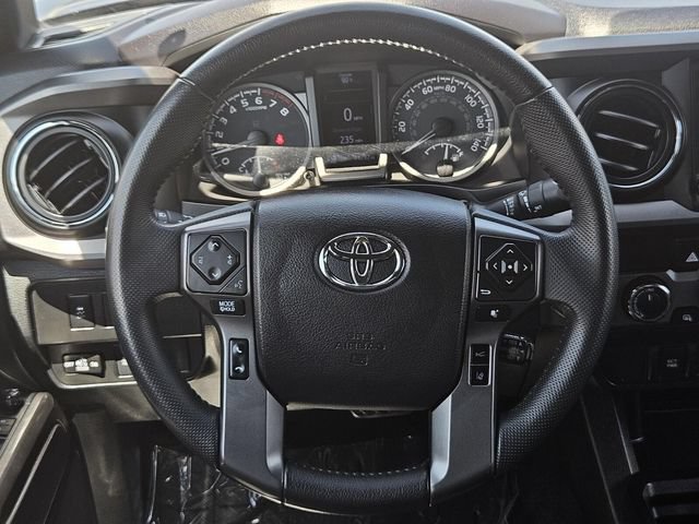 Used 2020 Toyota Tacoma TRD Sport AWD/4WD image 23
