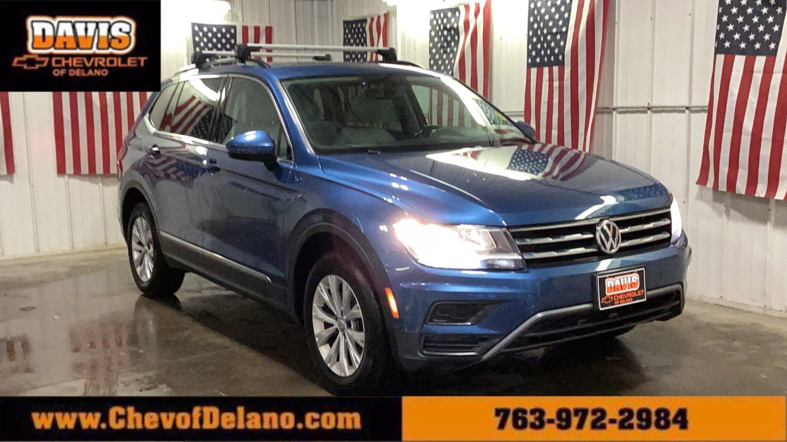 Used 2018 Volkswagen Tiguan SE w/ Panoramic Sunroof Package image 1