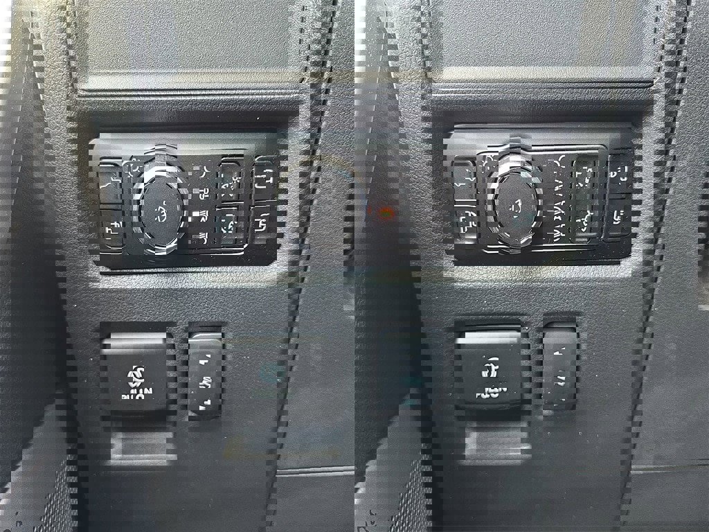 New 2025 Ford F150 Lariat w/ Equipment Group 501A Mid image 26