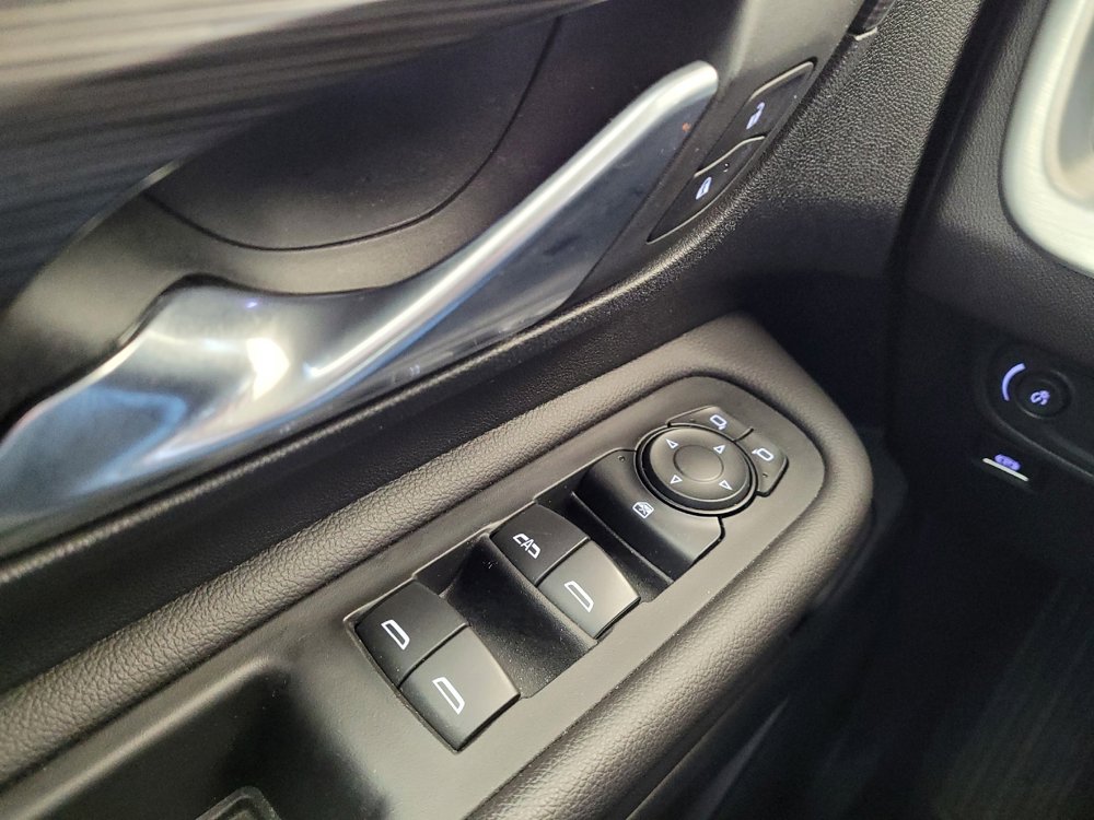 Used 2023 GMC Terrain SLE image 27