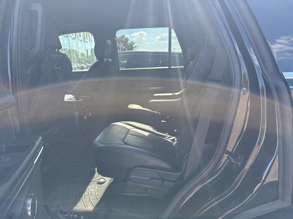 Used 2019 Ford Expedition Limited w/ Driver Assistance Package RWD image 5