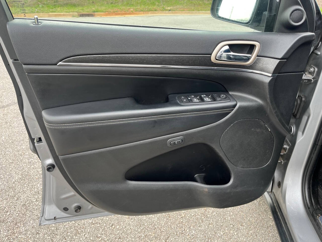 Used 2015 Jeep Grand Cherokee Limited RWD image 7