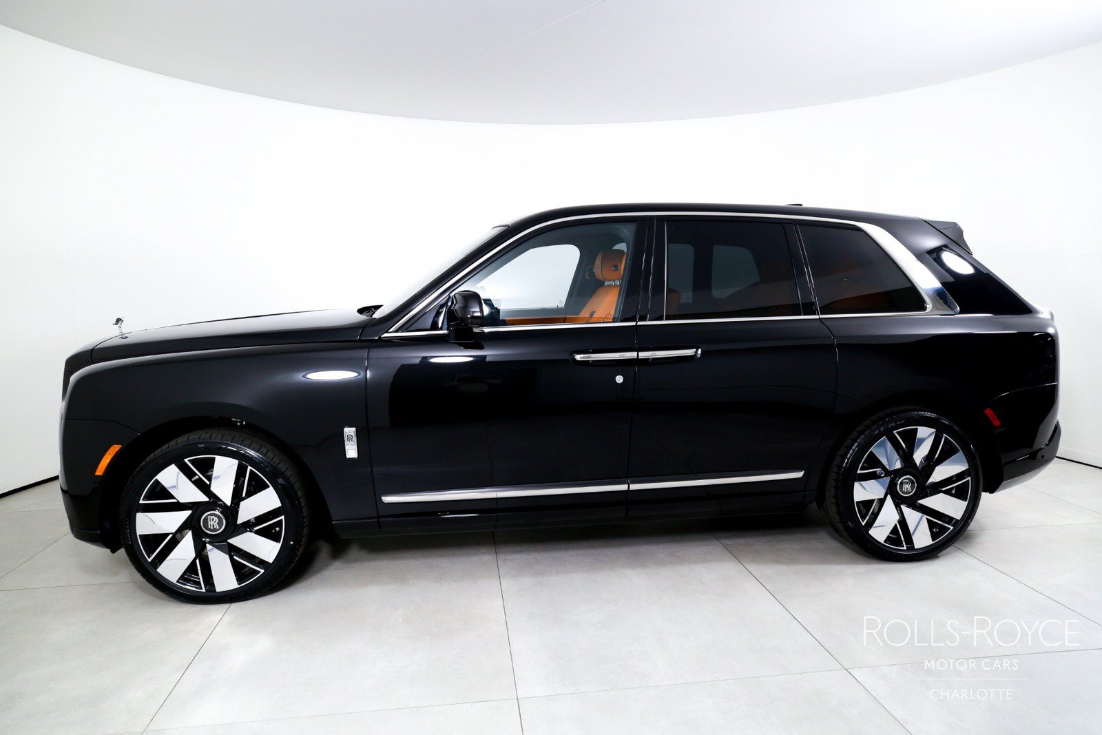 New 2026 Rolls-Royce Cullinan AWD/4WD image 3