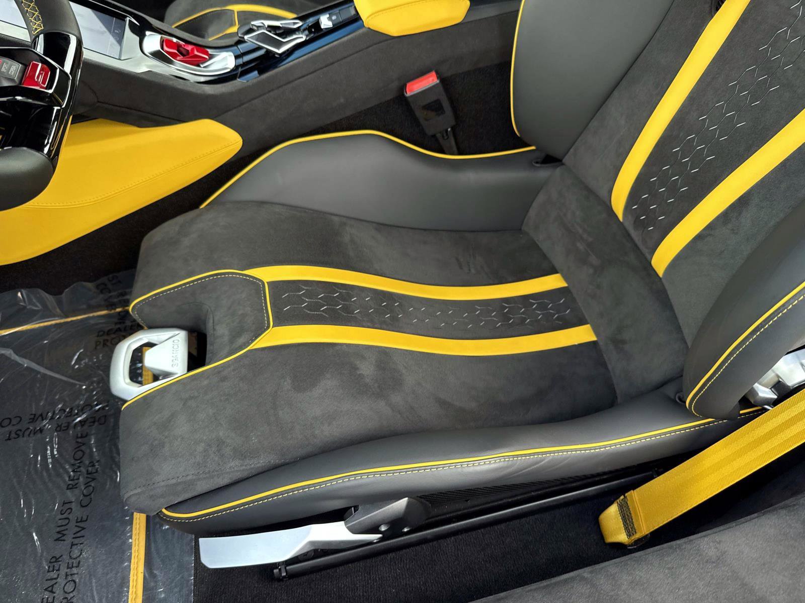Used 2024 Lamborghini Huracan Tecnica RWD image 20