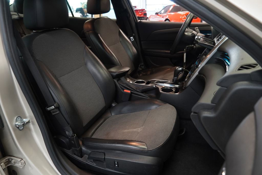 Used 2015 Chevrolet Malibu LT w/ Power Convenience Package FWD image 31