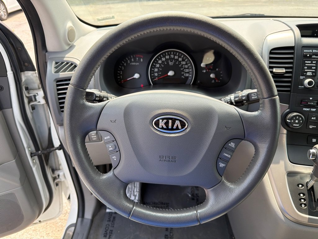 Used 2012 Kia Sedona EX FWD image 10