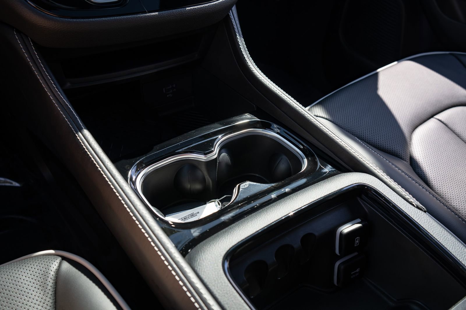 New 2027 Chrysler Pacifica Select FWD image 28