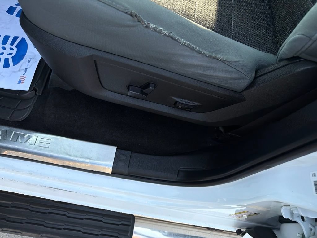 Used 2016 RAM 1500 Big Horn AWD/4WD image 9