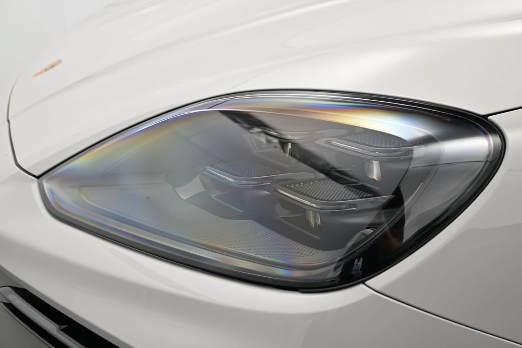 Certified 2025 Porsche Cayenne Turbo GT AWD/4WD image 41