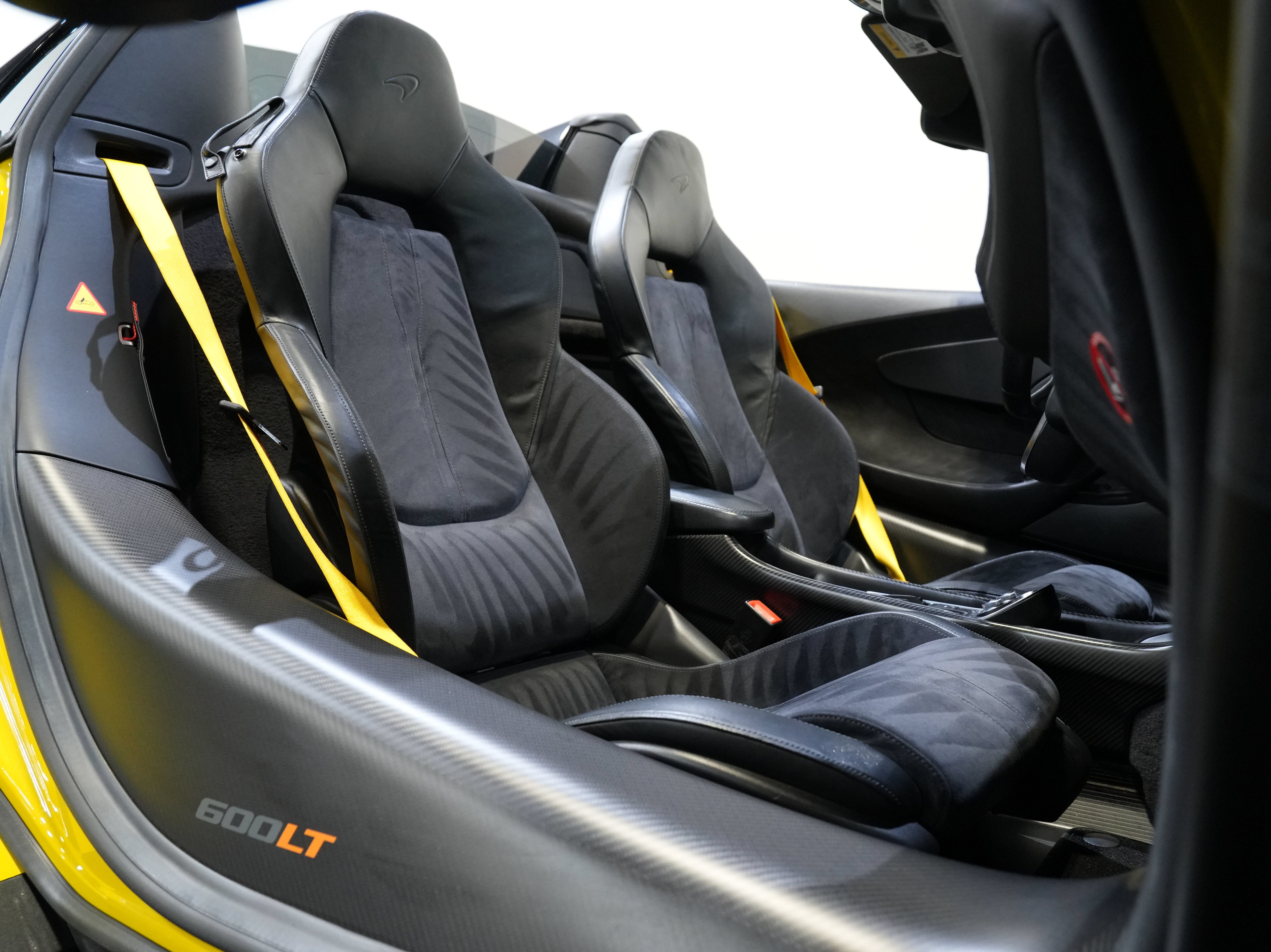 Used 2020 McLaren 600LT Spider RWD image 33