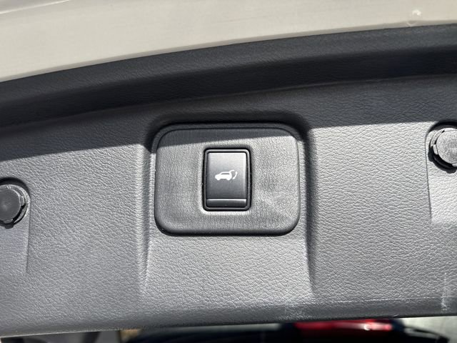Used 2024 Nissan Murano SL image 17