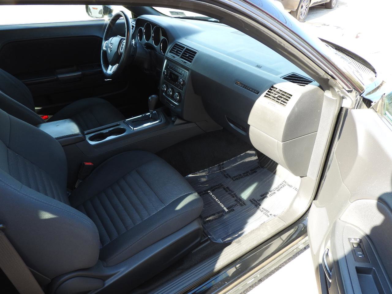 Used 2014 Dodge Challenger R/T image 8