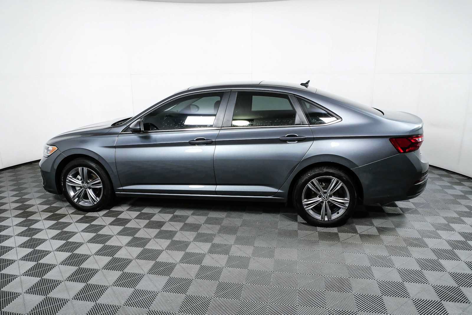 Used 2023 Volkswagen Jetta SE FWD image 27