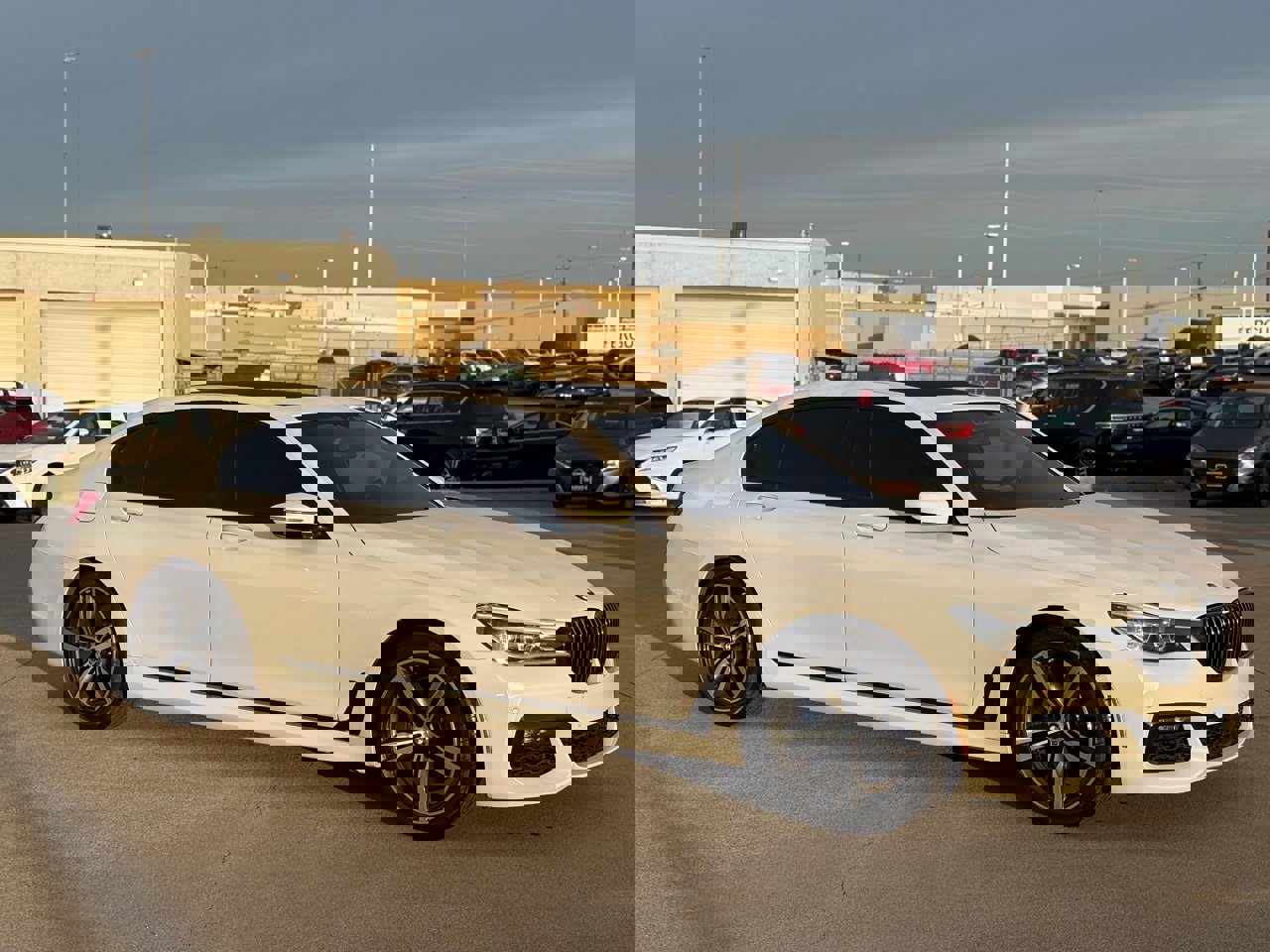 Used 2017 BMW 750i image 4