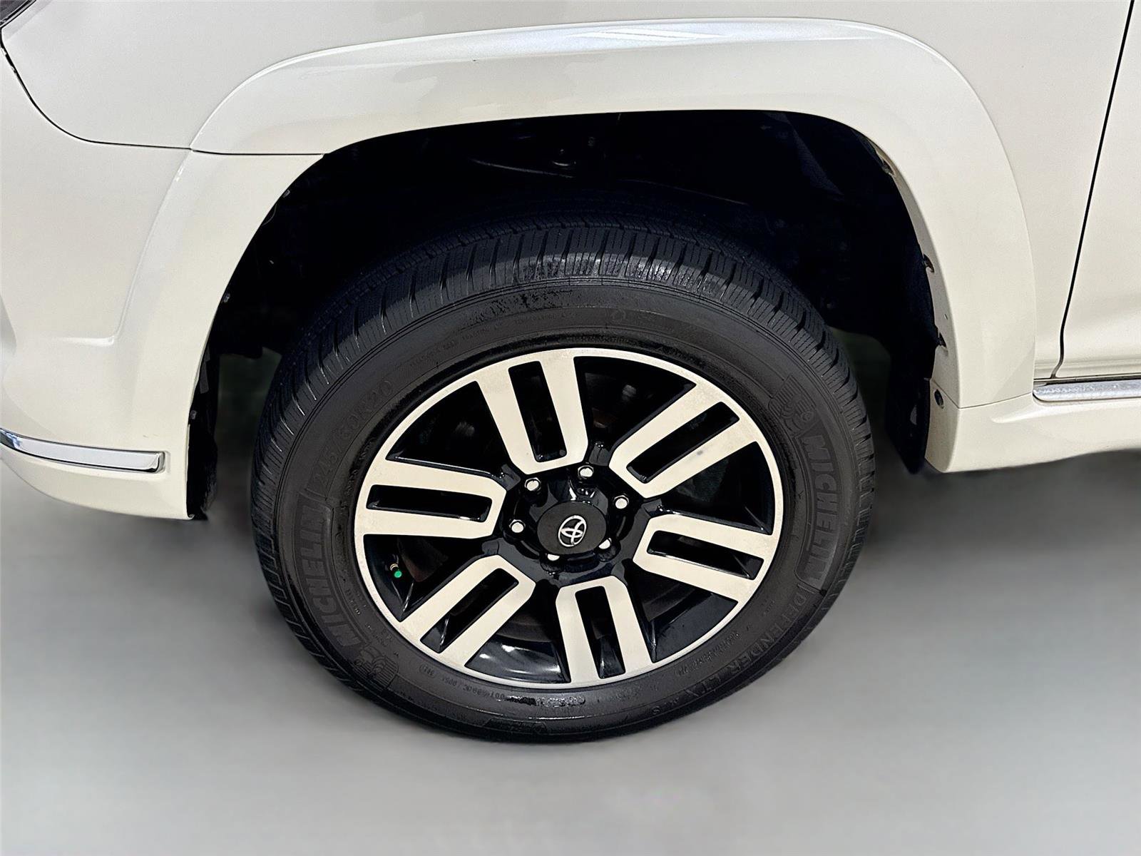 Used 2018 Toyota 4Runner Limited image 30