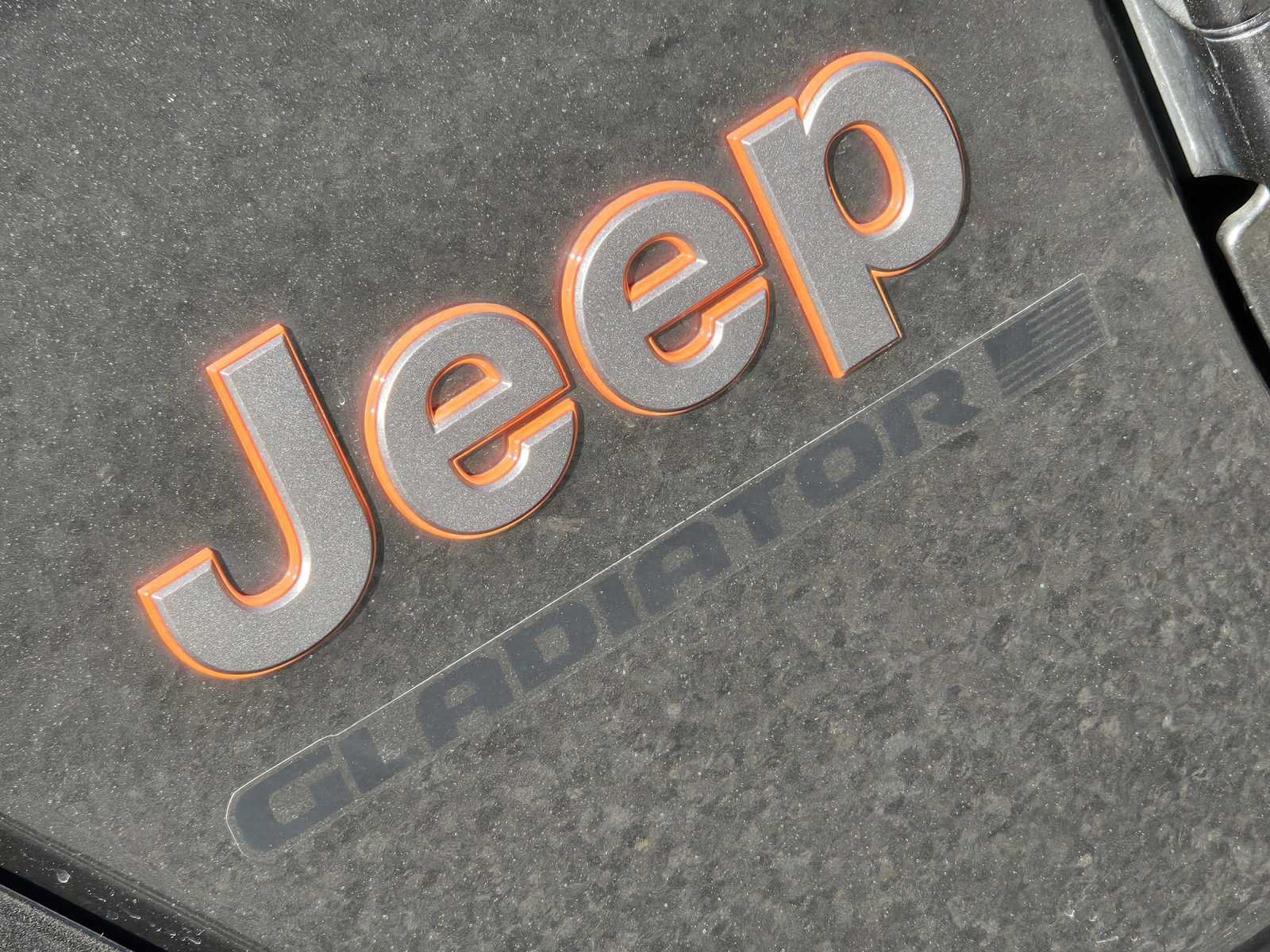 Used 2025 Jeep Gladiator Mojave w/ Convenience Group AWD/4WD image 10