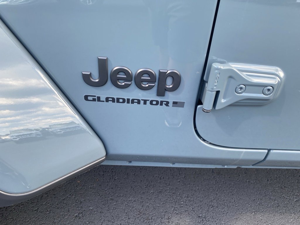 New 2025 Jeep Gladiator Sport image 10