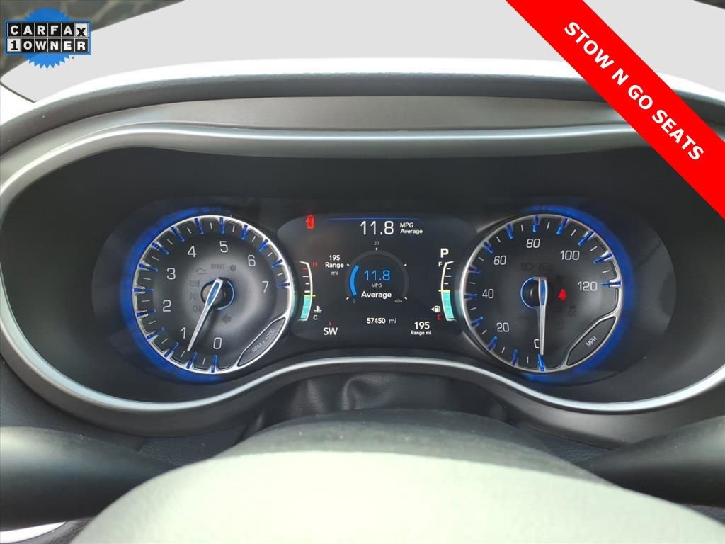 Used 2024 Chrysler Pacifica Touring-L image 18