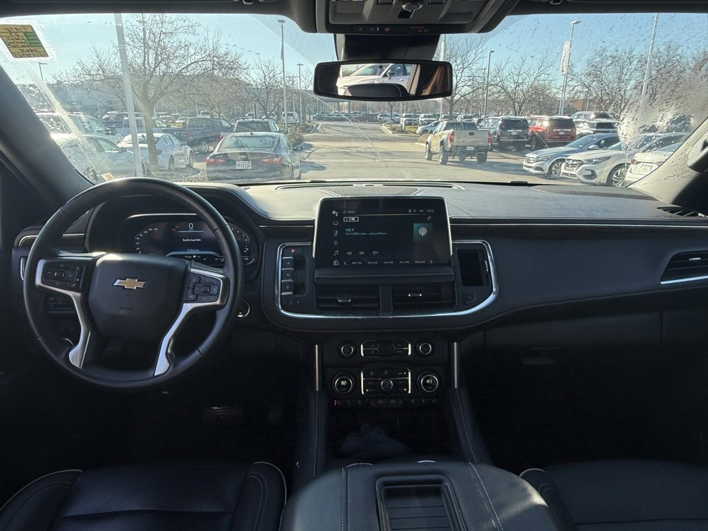 Used 2023 Chevrolet Suburban Premier image 22