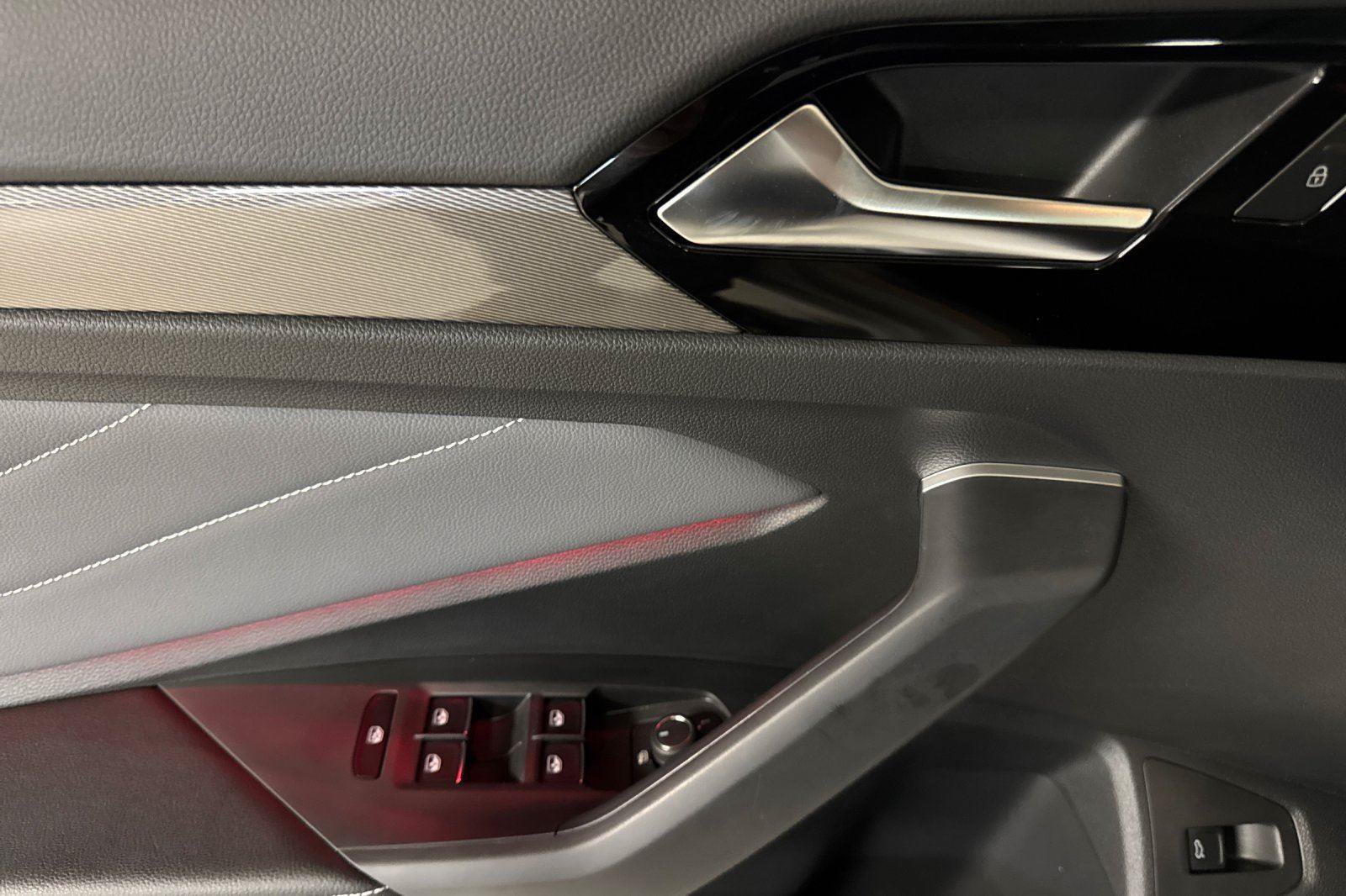 New 2026 Volkswagen Jetta SEL FWD image 10