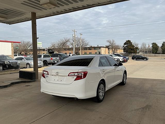 Used 2014 Toyota Camry LE image 4