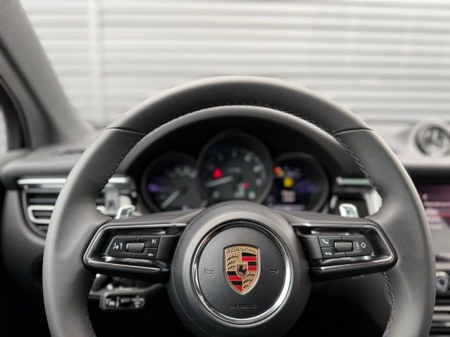 New 2026 Porsche Macan image 18