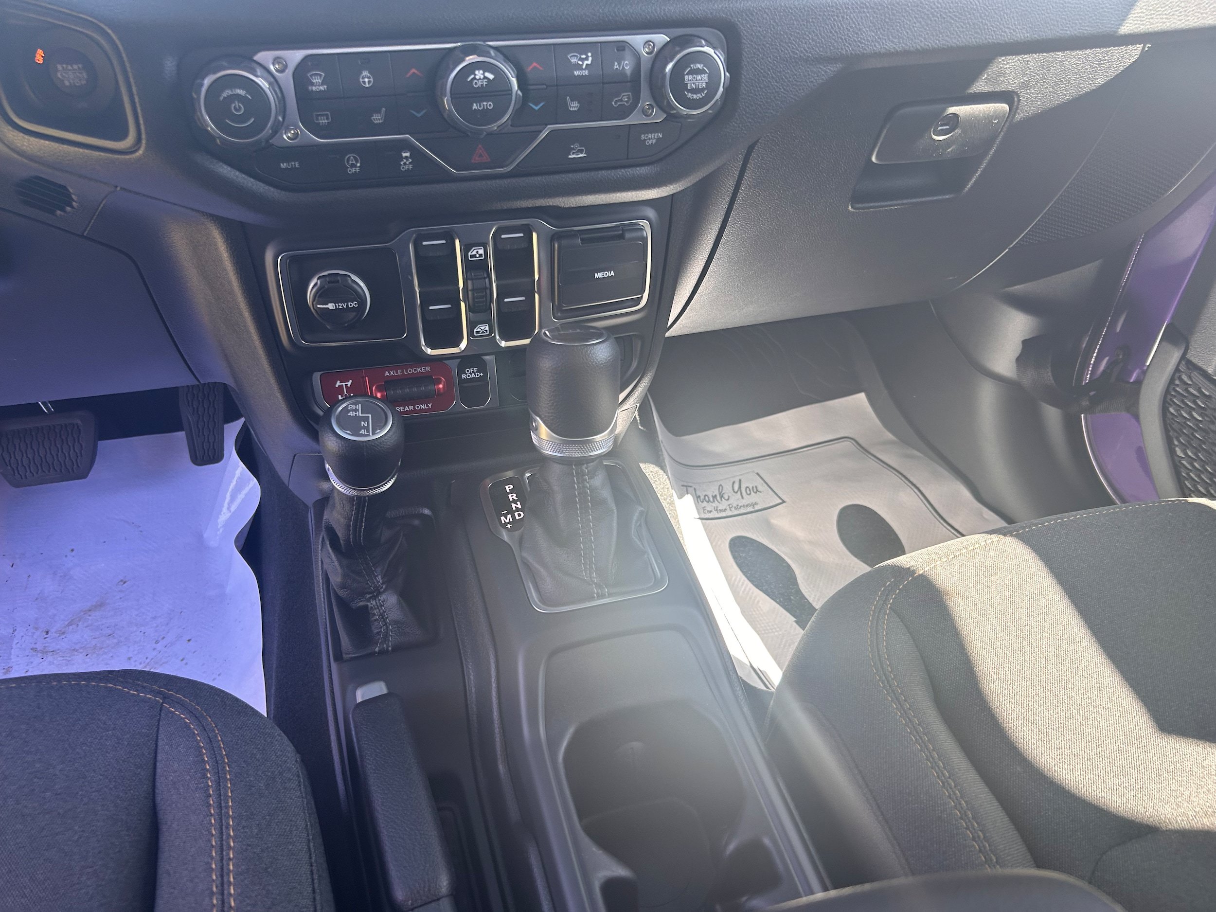 New 2026 Jeep Gladiator Sport AWD/4WD image 11