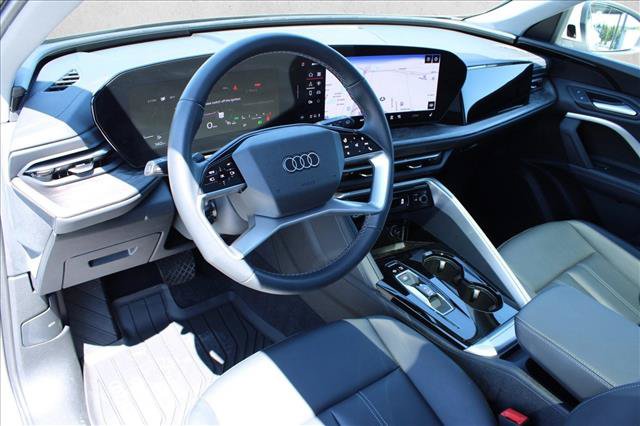 Used 2025 Audi Q5 Premium w/ Convenience Package AWD/4WD image 17