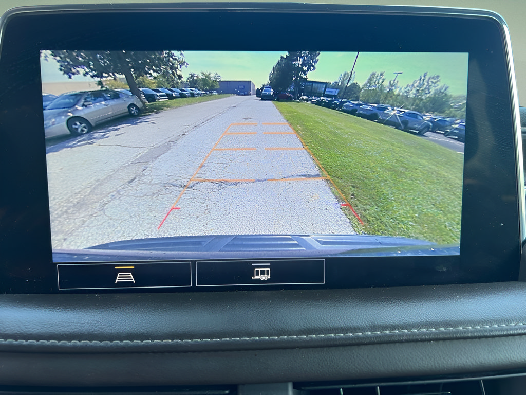 Used 2021 Chevrolet Suburban LT RWD image 30