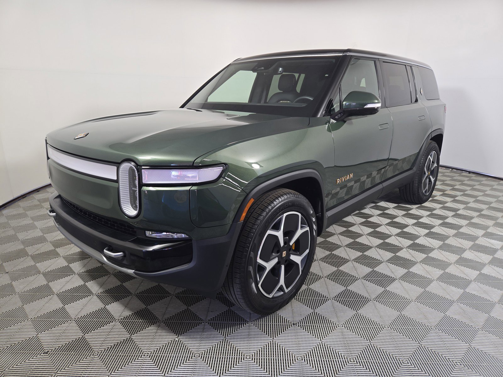 Used 2024 Rivian R1S Adventure