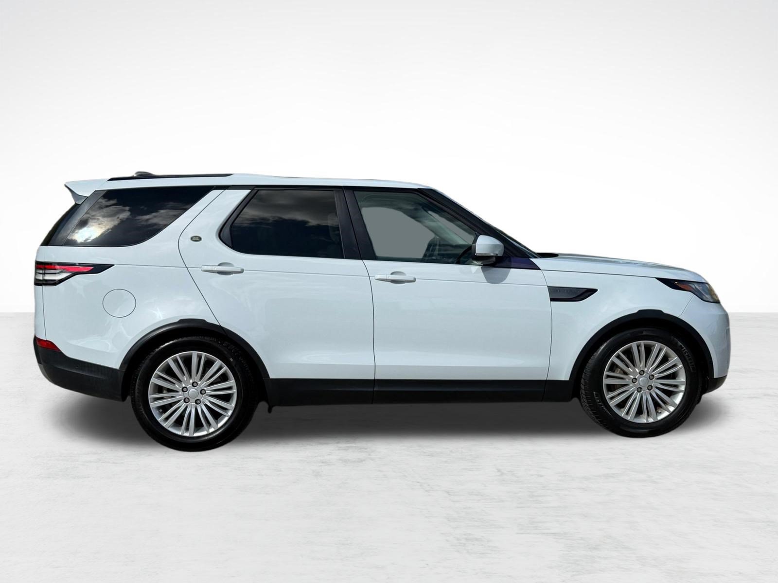 Used 2018 Land Rover Discovery SE AWD/4WD image 8
