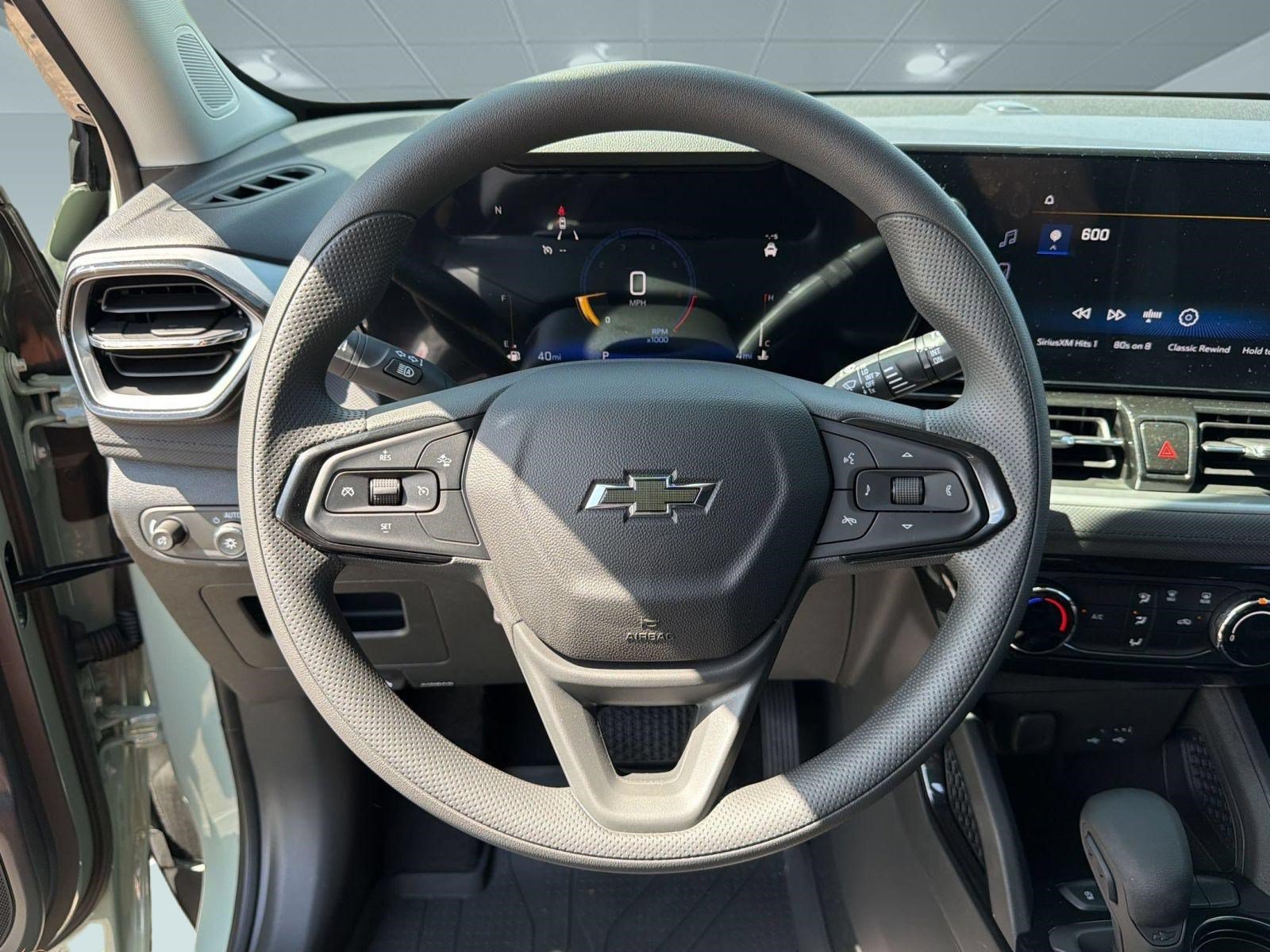 New 2026 Chevrolet TrailBlazer LT w/ Midnight Edition FWD image 11
