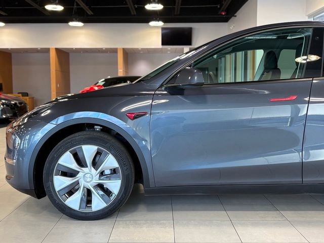 Used 2023 Tesla Model Y Long Range image 8