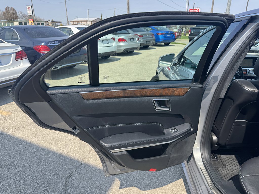 Used 2014 Mercedes-Benz E 350 4MATIC Sedan image 19