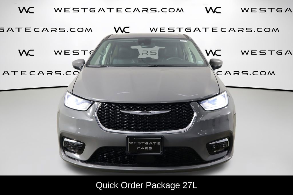 Used 2023 Chrysler Pacifica Touring-L video 2