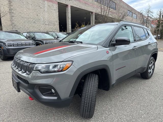 Used 2022 Jeep Compass Trailhawk image 3