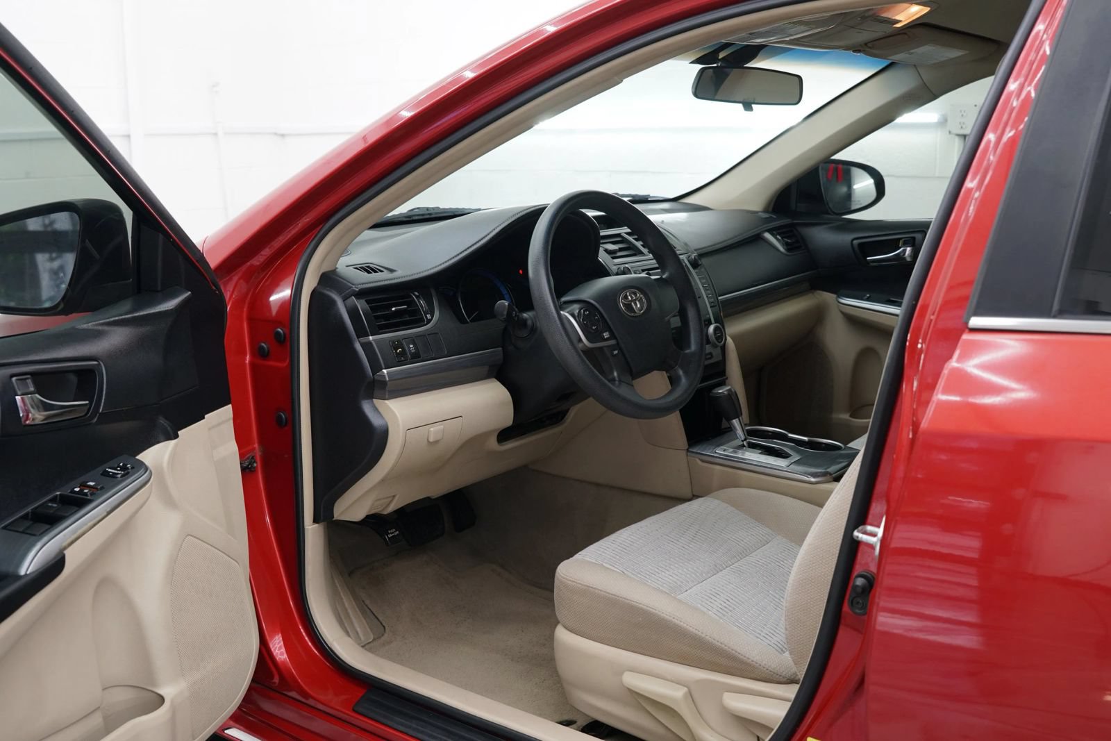 Used 2012 Toyota Camry LE w/ Preferred Accessory Pkg FWD image 21