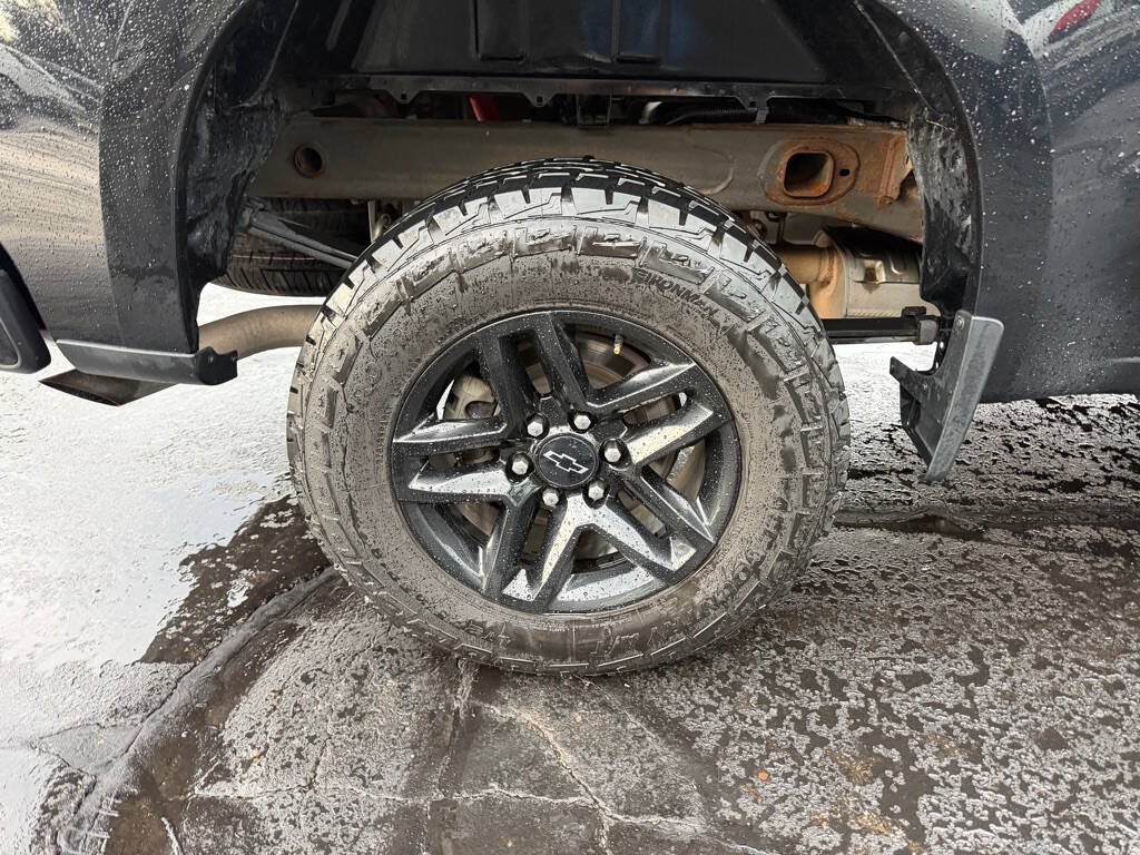 Used 2022 Chevrolet Silverado 1500 Custom Trail Boss AWD/4WD image 10