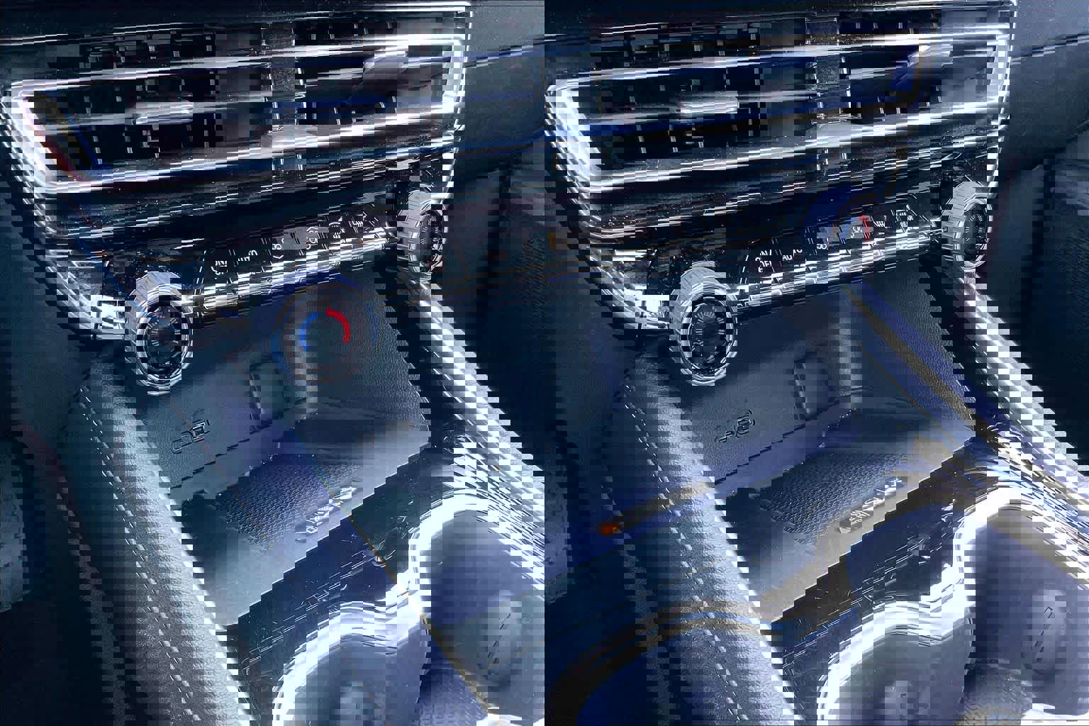 Certified 2025 Chevrolet Traverse LT image 32