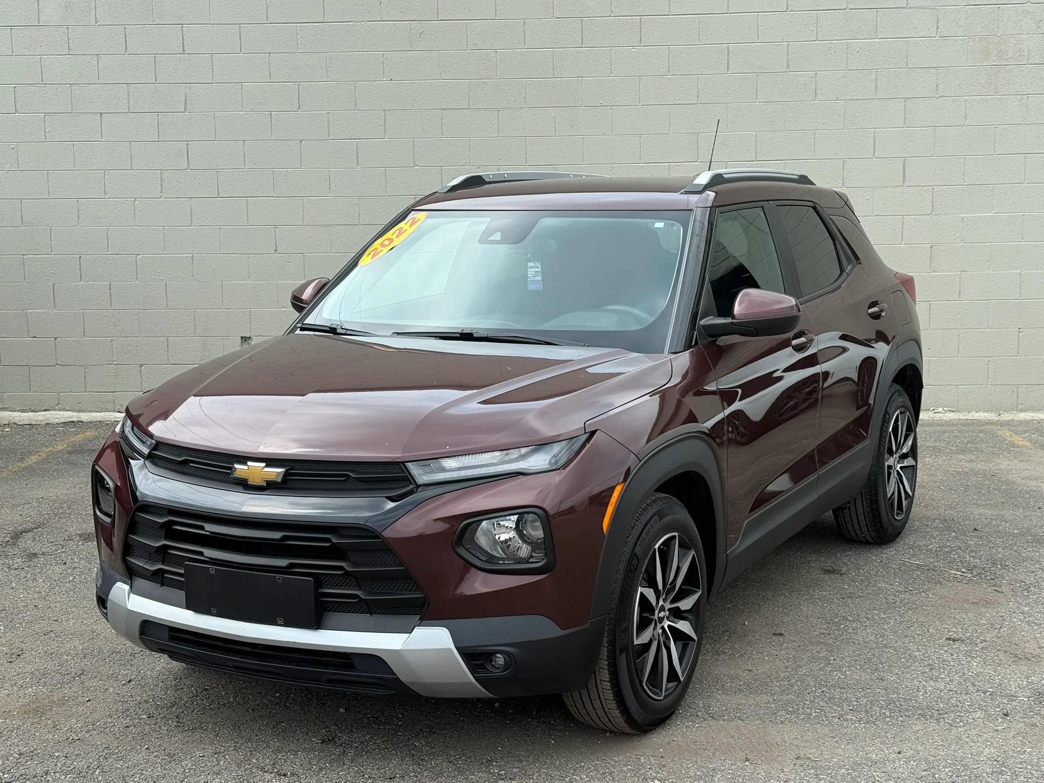 Used 2022 Chevrolet TrailBlazer LT FWD image 1