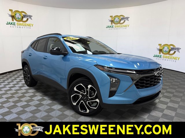 Used 2025 Chevrolet Trax RS w/ Driver Confidence Package FWD image 1