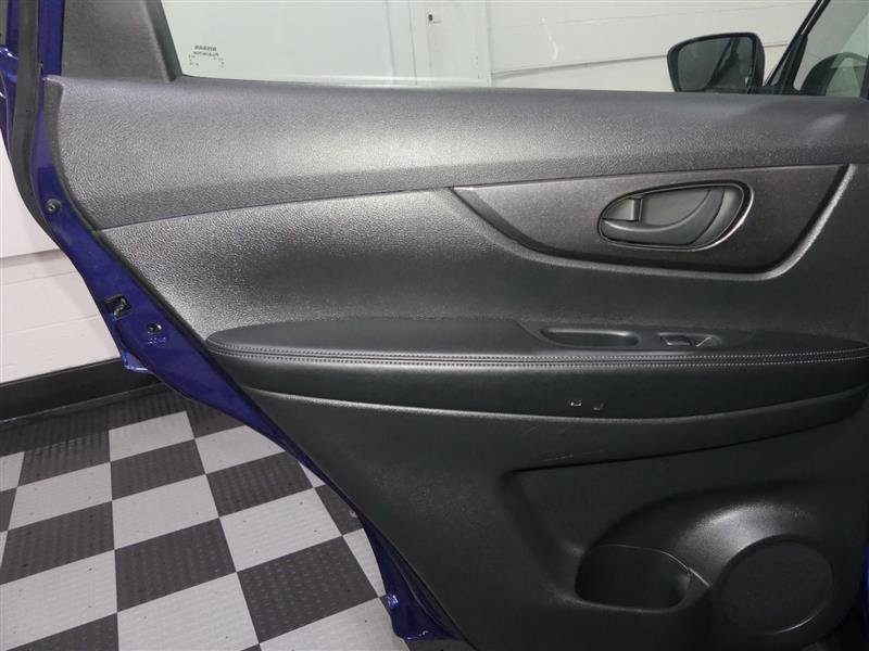 Used 2020 Nissan Rogue S AWD/4WD image 25