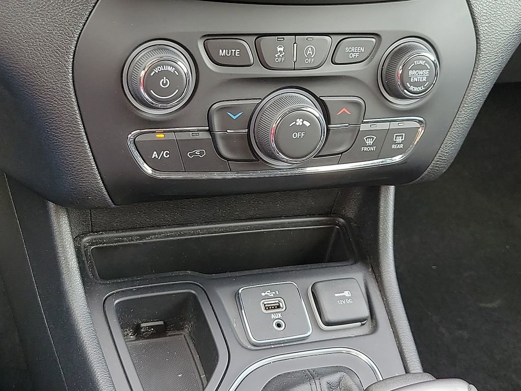 Used 2020 Jeep Cherokee Latitude image 17