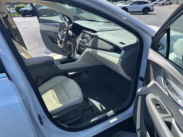 Used 2023 Cadillac XT5 Premium Luxury w/ LPO, Floor Liner Package AWD/4WD image 20