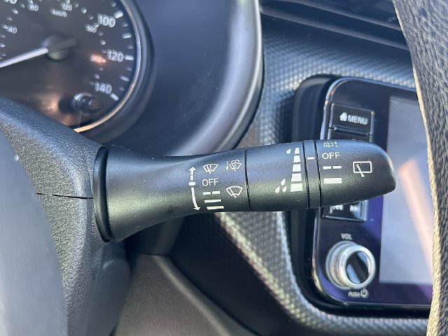 Used 2022 Nissan Kicks SV FWD image 27