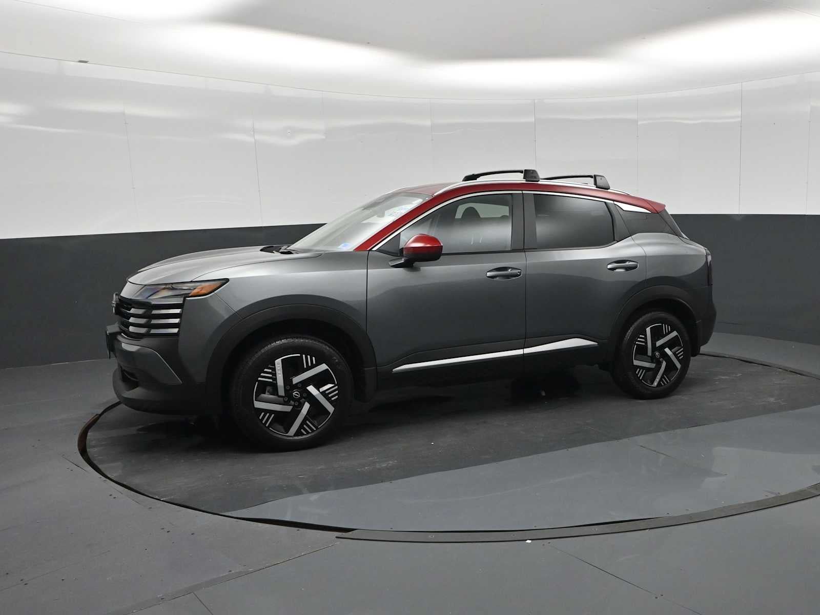 Used 2026 Nissan Kicks SV w/ Interior Electronics Package FWD image 4