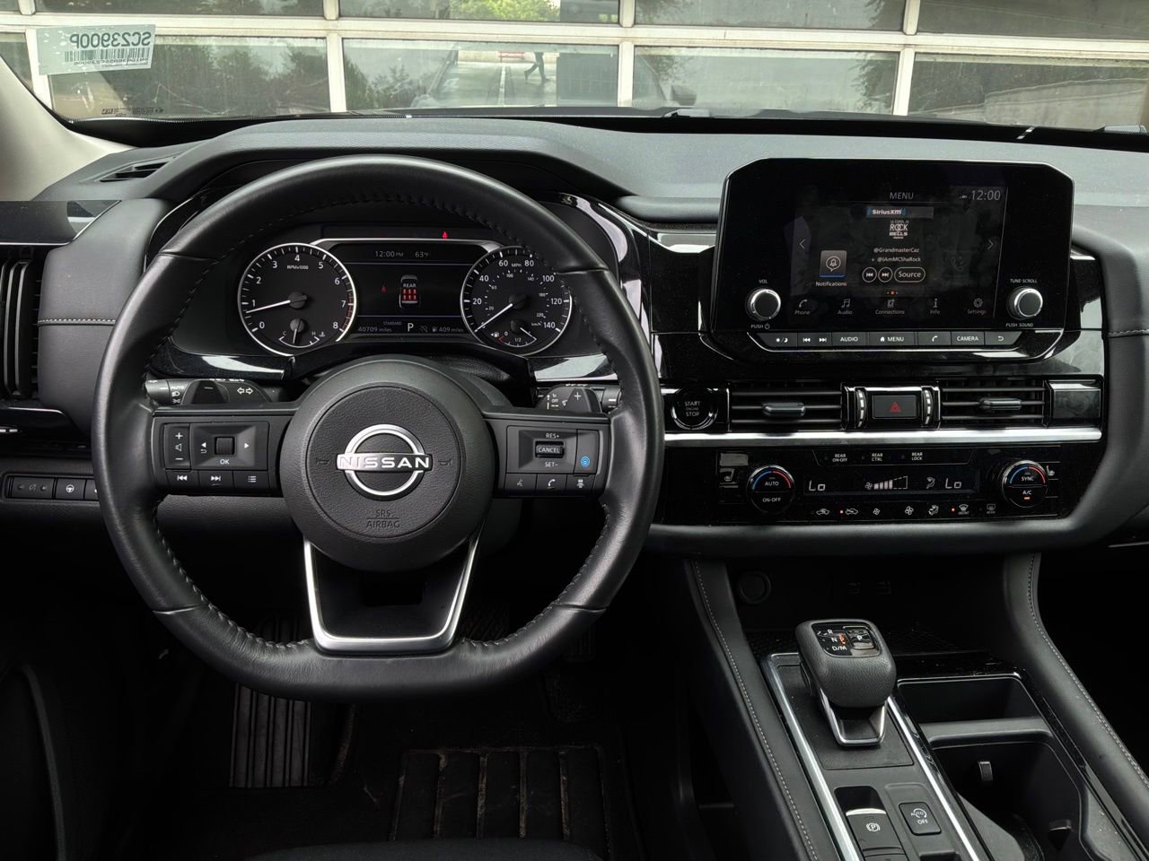 Used 2025 Nissan Pathfinder SV FWD image 14