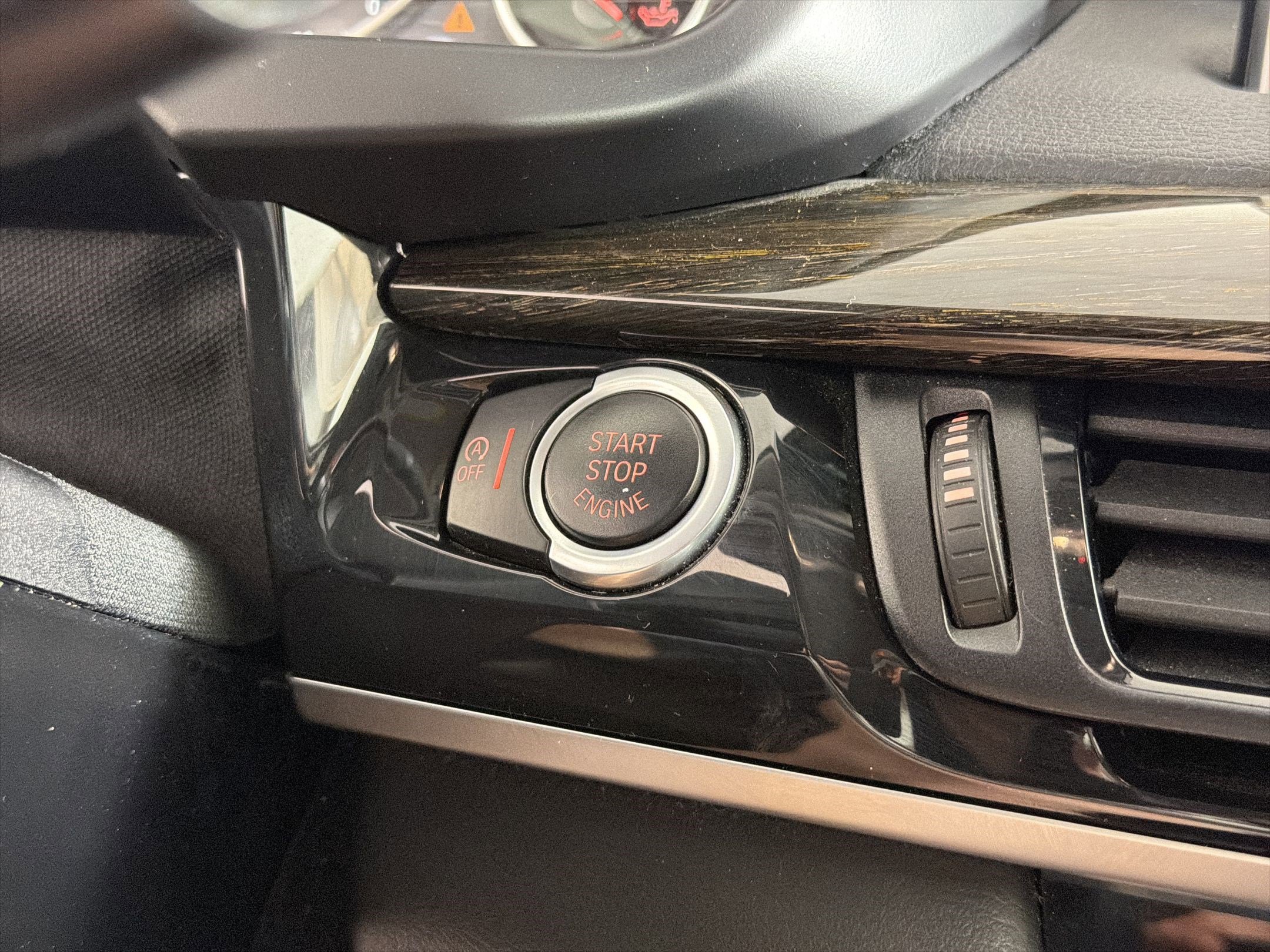 Used 2015 BMW X5 xDrive50i AWD/4WD image 27