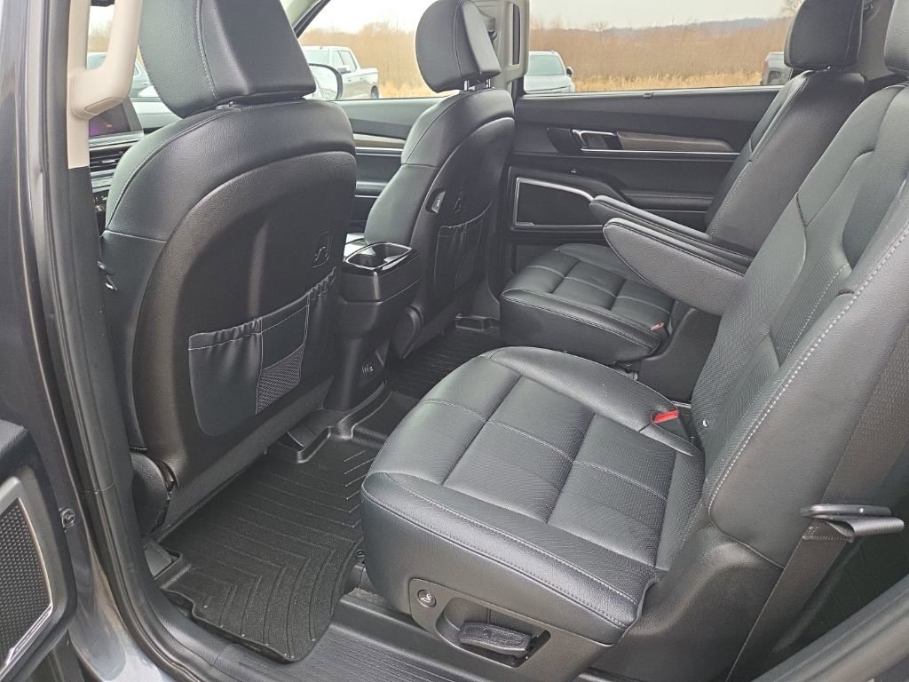 Used 2022 Kia Telluride EX w/ EX Premium Package image 13